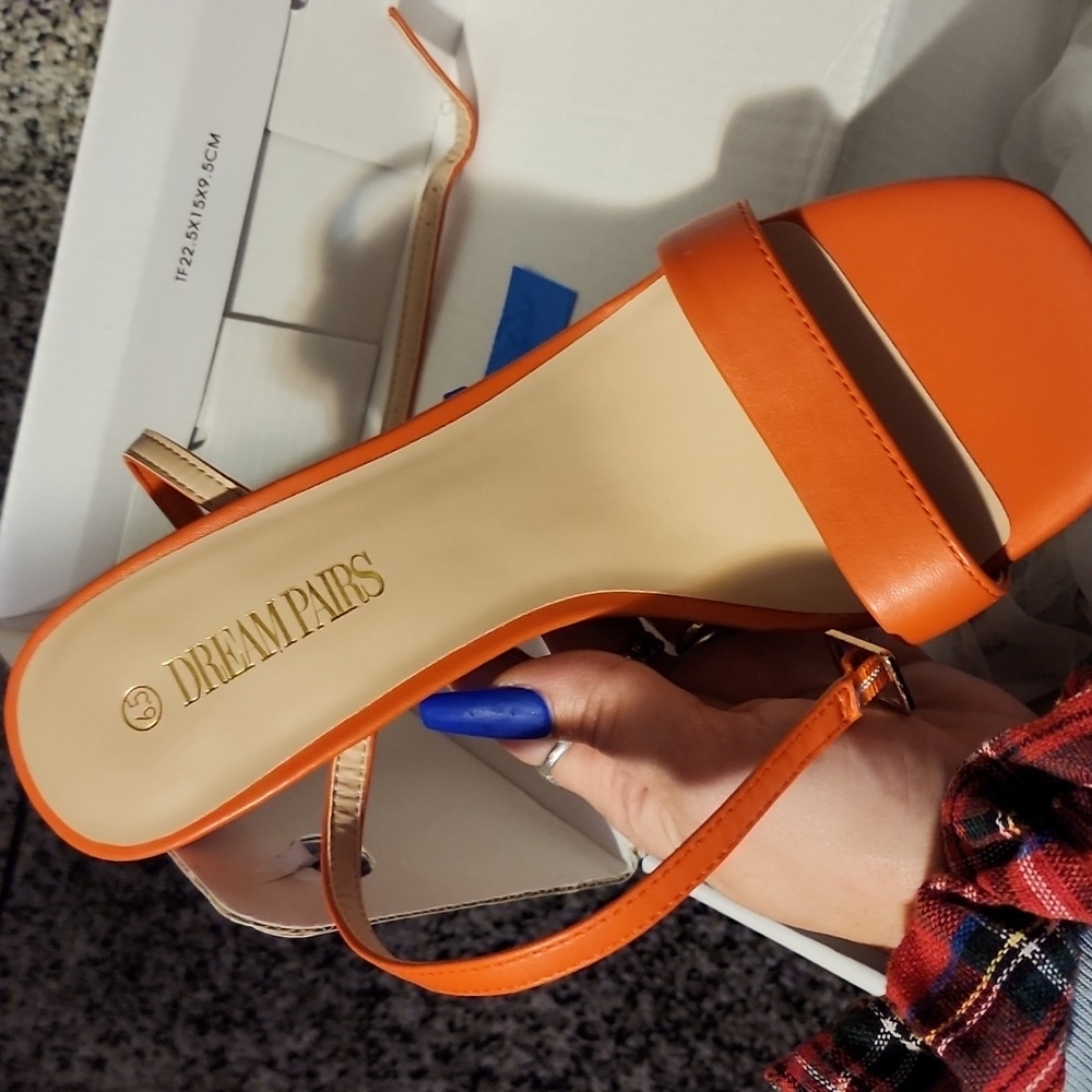 🦊Orange heels🦊 - Picture 2 of 3